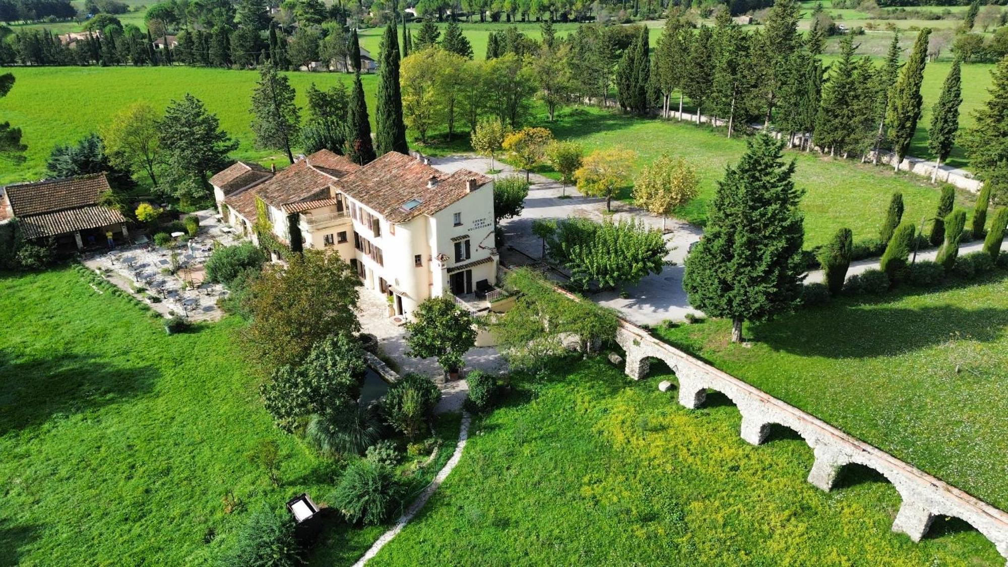 Hotel-Restaurant Le Moulin De La Camandoule Fayence Buitenkant foto